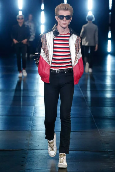 Look 39